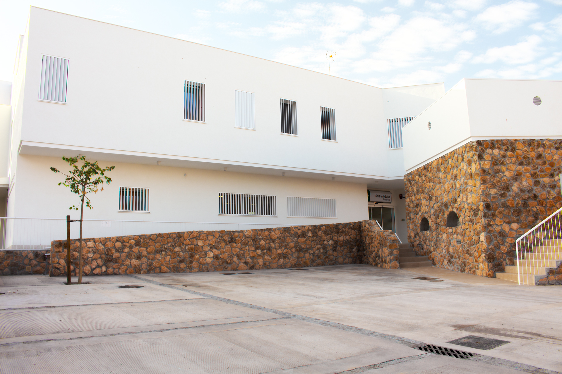 Fachada del Centro de Salud Bola de Oro