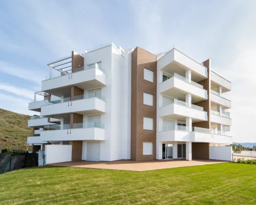 Fachada de la promoción de 79 viviendas en Torrox